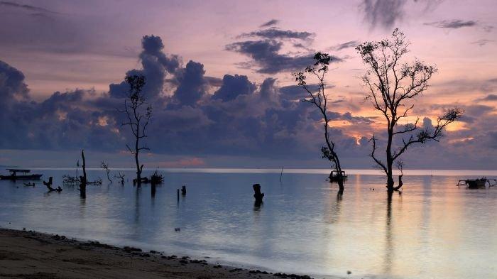 Pantai Serumpun Kota Balikpapan.