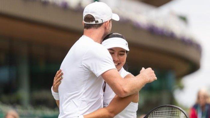 Bersama pasangannya asal Belanda, Matwe Middelkoop, Aldila Sutjiadi melaju ke babak semifinal Wimbledon 2023.