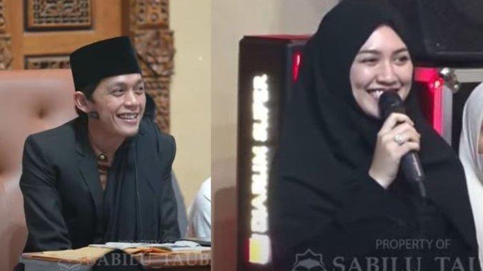 Gus Iqdam (kiri) memberikan doa untuk penyanyi Happy Asmara (kanan) saat hadir di acara pengajiannya, singgung soal jodoh.