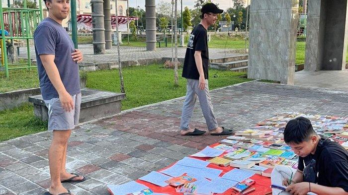 Komunitas Gembel Penajam, didirikan pada 2012 lalu, membuat kegiatan berbasis dunia literasi di Penajam Paser Utara, Kalimantan Timur.