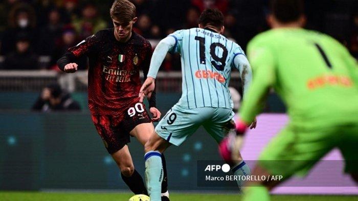 Playmaker AC Milan, Charles De Ketelaere. Pemain asal Belgia ini dikabarkan ingin dipinjam PSV Eindhoven.