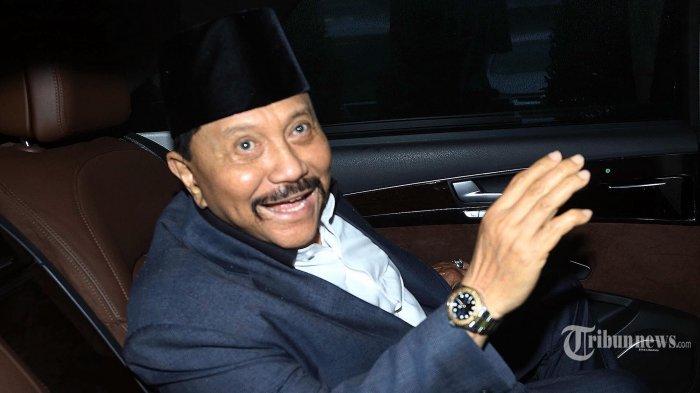 Ketua Umum Persatuan Artis Penyanyi Pencipta Lagu dan Pemusik Republik Indonesia (PAPPRI) AM Hendropriyono berbicara kepada wartawan usai mengikuti rapat membahas RUU Permusikan di Jakarta, Senin (11/2/2019). Soal Al-Zaytun, Hendropriyono memberikan klarifikasi soal video lawas dirinya di Ponpes Pimpinan Panji Gumilang.