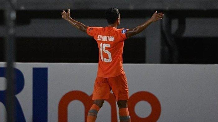 Selebrasi Leo Guntara usai berhasil memecah kebuntuan Borneo FC.