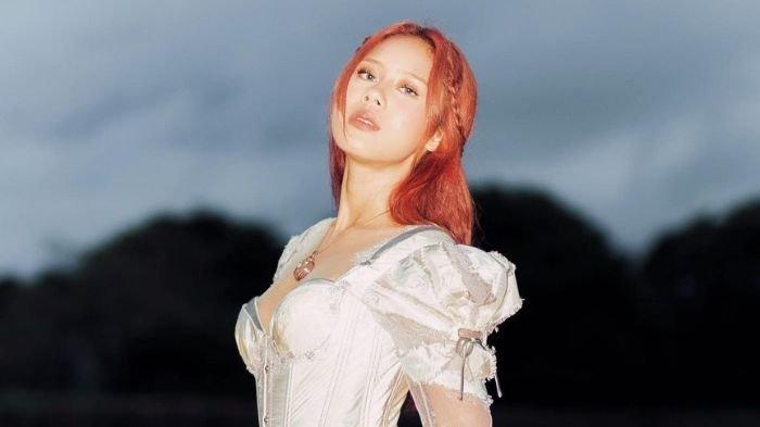 LAGU VALENTINE. Potret Nadin Amizah.