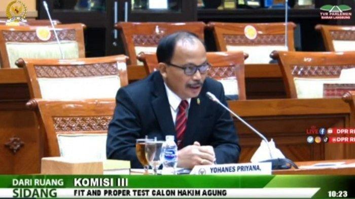 Yohanes Priyana saat fit and proper test calon Hakim Agung MA di DPR RI pada 2021.