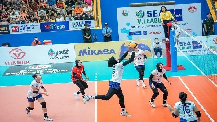 Aksi penggawa timnas voli putri Indonesia saat putaran I SEA V League 2023 di Vietnam.