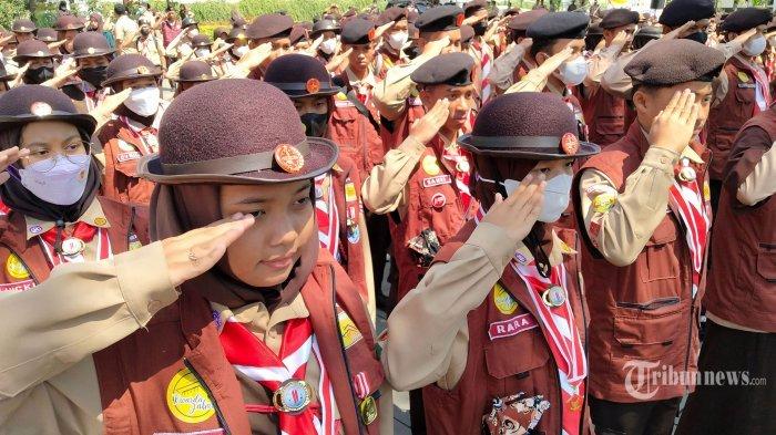 HARI PRAMUKA 2024 - Sejumlah anggota Pramuka mengikuti Peringatan Hari Pramuka ke-61 Tingkat Kwarda Jawa Barat Tahun 2022 di Gedung Sate, Jalan Diponegoro, Kota Bandung, Jawa Barat, Rabu (14/9/2022).
