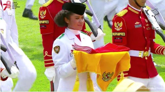 Lily Wenda, pembawa baki Paskibraka Nasional 2023 di Istana Negara hari ini, Kamis (17/8/2023). Simak profil Lily Wenda, pembawa baki Paskibraka Nasional 2023 di Istana Negara, Kamis (17/8/2023). Sikapnya saat mengalami insiden sepatu terlepas.