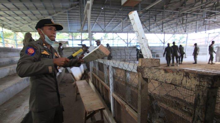 Pembongkaran arena judi dan sabung ayam di Manggar Sari RT 94, Manggar, Balikpapan Timur, Balikpapan, Kalimantan Timur pada Senin (4/9/2023). Pembongkaran tersebut merupakan respons atas aktivitas ilegal yang meresahkan masyarakat.