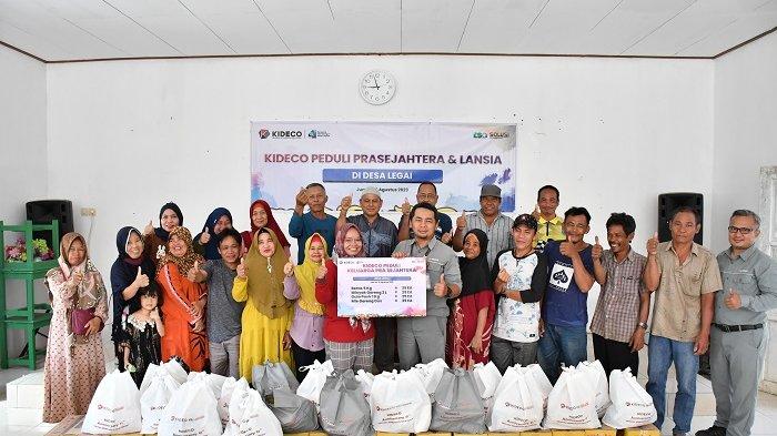 Dalam rangka ulang tahun Kideco ke41 Program bantuan sosial Kideco Peduli Warga Pra-sejahtera di Kabupaten Paser.