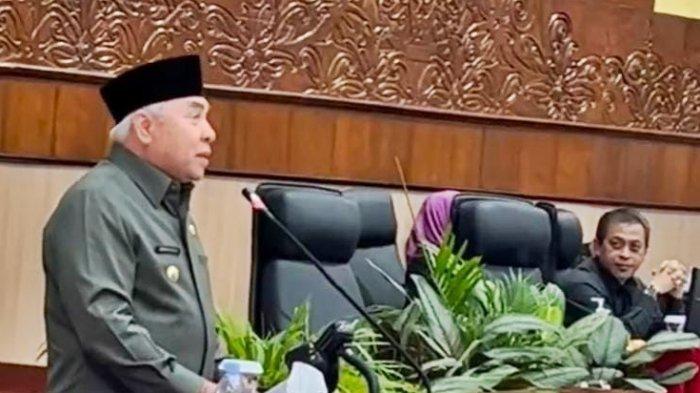 Gubernur Kaltim Isran Noor dalam rapat Paripurna DPRD Kaltim di Kota Samarinda, Kalimantan Timur.
