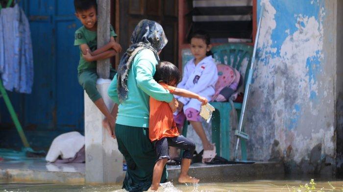 Perumahan Griya Permata Asri (GPA) RT 52, Balikpapan Selatan, Kota Balikpapan, tergenang air sejak Juni 2023 lalu, karena tidak memiliki bozem yang sesuai dengan site plan.