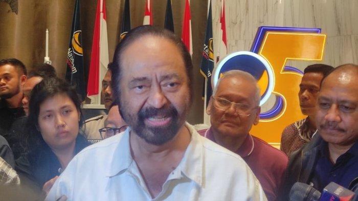 Ketua Umum Partai NasDem Surya Paloh saat ditemui awak media di NasDem Tower, Gondangdia, Jakarta, Kamis (31/8/2023) - Cak Imin mempersilakan KPK untuk menegakkan hukum dan melakukan pemeriksaan terhadap Mentan Syahrul Yasin Limpo, harap semuanya baik-baik saja.