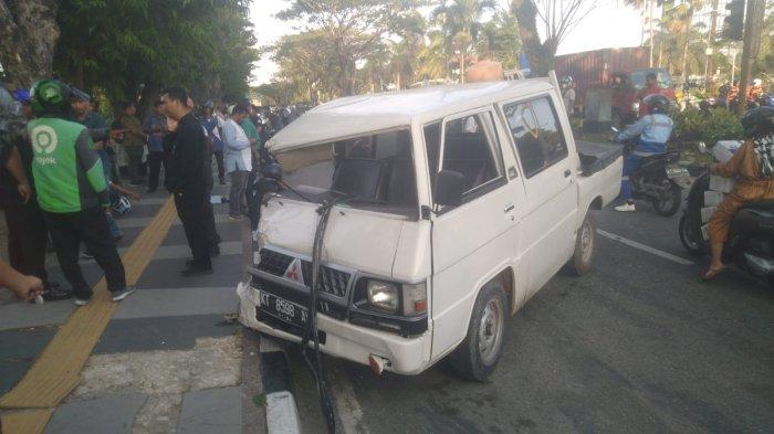 Tabrakan beruntun terjadi ketika pengemudi Mobil Mitsubishi L300 tertidur di kemudi, menabrak sepeda motor Honda Beat dan mobil pick-up Isuzu Traga. Dua orang tewas dalam insiden ini, dengan kerugian materi sekitar Rp 20 juta.