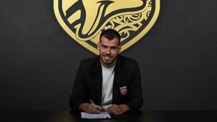 Wiljan Pluim resmi bergabung dengan Borneo FC Samarinda pada lanjutan kompetisi BRI Liga 1 2023/2024.
