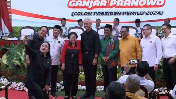 Ketua Umum PDI Perjuangan Megawati Soekarnoputri bersama para ketua parpol pendukung, bacapres Ganjar Pranowo, dan Mahfud MD saat pengumuman bakal calon wakil presiden untuk Pilpres 2024 di Jakarta, Rabu (18/10/2023).