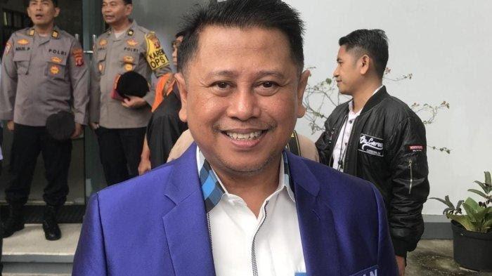 Sigit Wibowo, Ketua Dewan Pimpinan Wilayah DPW PAN Kaltim, menyatakan, dukung Prabowo Subianto dan Gibran Rakabuming Raka sebagai Capres dan Cawapres pada Pemilu 2024, Kamis (26/10/2023). Sigit Wibowo percaya pasangan ini memperkuat jaringan internasional dan kebijakan yang dibuat tidak jauh dari kebijakan yang telah diambil pak Jokowi, terutama IKN Nusantara.