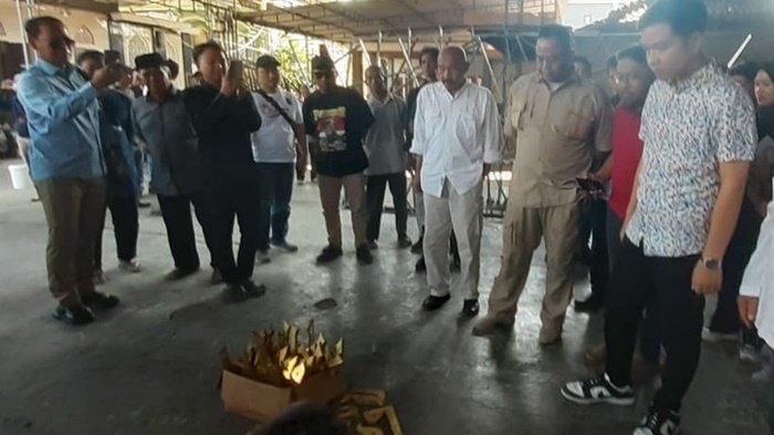 Gibran Rakabumung Raka mengunjungi sentra perajin tembaga di Tumang, Kecamatan Cepogo, Boyolali, Jawa Tengah, Sabtu (28/10/2023).