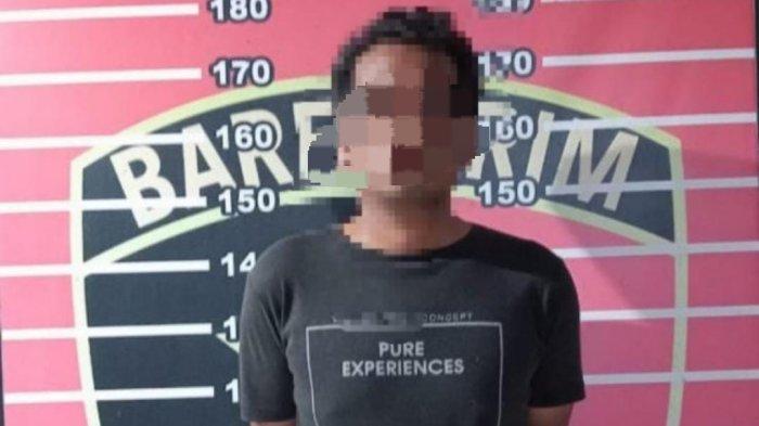 W (32) saat diamankan di Polsek Sungai Pinang.TRIBUNKALTIM.CO/HO/Polsek Sungai Pinang