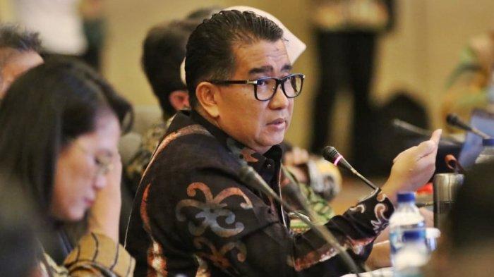 Pj Gubernur Kaltim, Akmal Malik memimpin rapat kerja dalam rangka optimalisasi penyelenggaraan pemerintahan dan pembangunan di Kalimantan Timur. Raker ini berlangsung di Hotel Novotel Balikpapan, Kalimantan Timur.