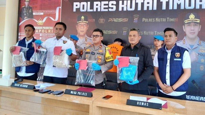 Polres Kutai Timur saat menggelar konferensi pers terkait kasus pencabulan seorang remaja berinisial NA.