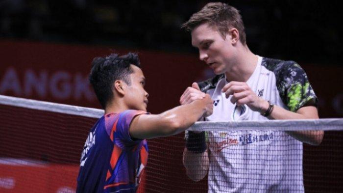 Anthony Sinisuka Ginting dan Viktor Axelsen di babak final BWF World Tour Finals 2022 lalu. Nama Ginting dan Axelsen kembali masuk daftar pemain yang lolos kualifikasi BWF World Tour Finals 2023. Berikut jadwal badminton dan daftar wakil Indonesia yang lolos BWF World Tour Finals 2023. Ganda campuran dipastikan gigit jari karena tanpa wakil