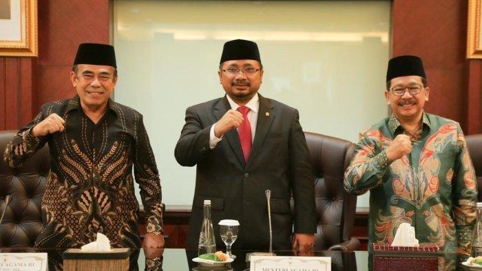 Serah terima jabatan juga dilakukan di Kementerian Agama. Menteri Agama Yaqut Cholil resmi menggantikan Fachrul Razi hari ini, Rabu (23/12/2020).