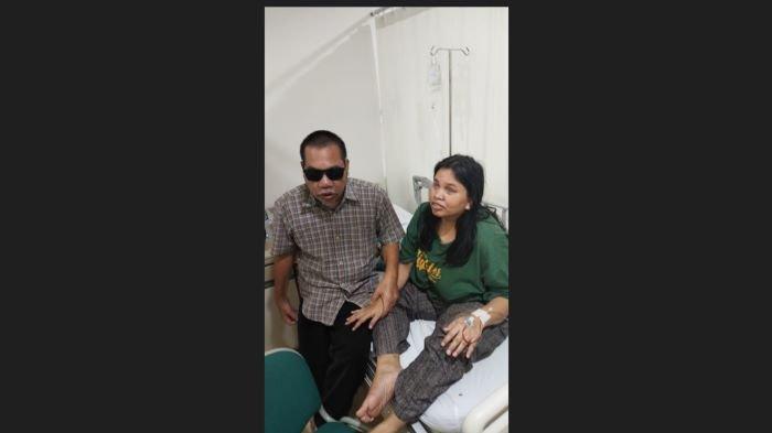 Rohimin menemani Asmani yang dirawat di RS Hermina, Kota Depok, Jawa Barat, Senin (4/12/2023).
Artikel ini telah tayang di TribunJogja.com dengan judul Kisah Rohimin, Tunanetra Eks Tukang Pijat Pelita Jaya dan Bima Sakti, https://jogja.tribunnews.com/2023/12/04/kisah-rohimin-tunanetra-eks-tukang-pijat-pelita-jaya-dan-bima-sakti.