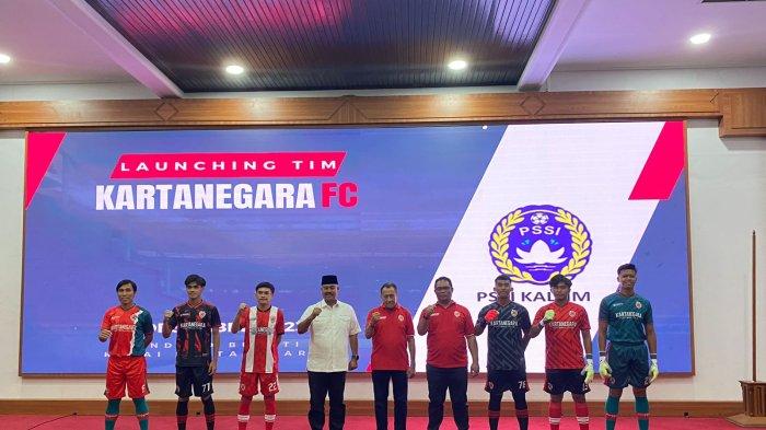 Kartanegara FC resmi meluncurkan tim dan jersey untuk berkompetisi di liga 3 zona Kalimantan Timur (Kaltim) musim 2023. Diperkuat pemain berpengalaman Asri Akbar, hingga pasang target promosi ke liga 2 musim depan.