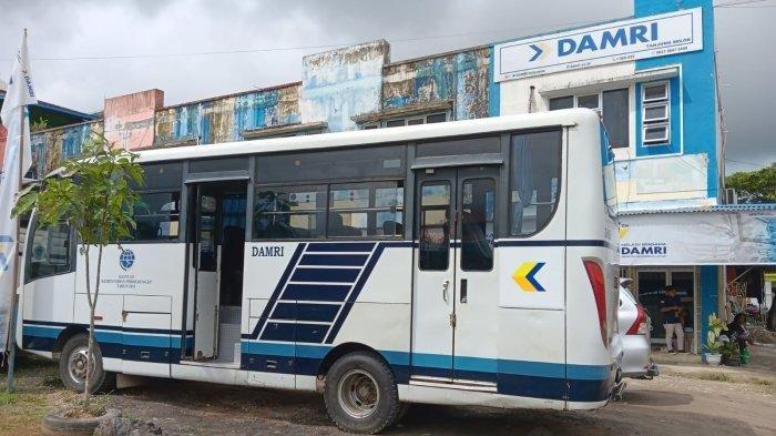 Bus Damri di Tanjung Selor, Bulungan, Kalimantan Utara.