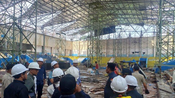 Kondisi GOR Segiri Samarinda, Kalimantan Timur masih dalam tahap renovasi. Padahal sebelumnya, Pemkot Samarinda meyakini bahwa renovasi ini dapat selesai di pengujung tahun 2023.