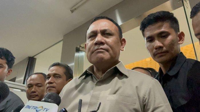 Mantan Ketua KPK, Firli Bahuri yang tidak ditahan setelah diperiksa sebagai tersangka dalam kasus dugaan pemerasan ke mantan Menteri Pertanian, Syahrul Yasin Limpo (SYL) di Bareskrim Polri pada Jumat (1/12/2023). Firli Bahuri disebut tak melaporkan beberapa aset miliknya dalam LHKPN