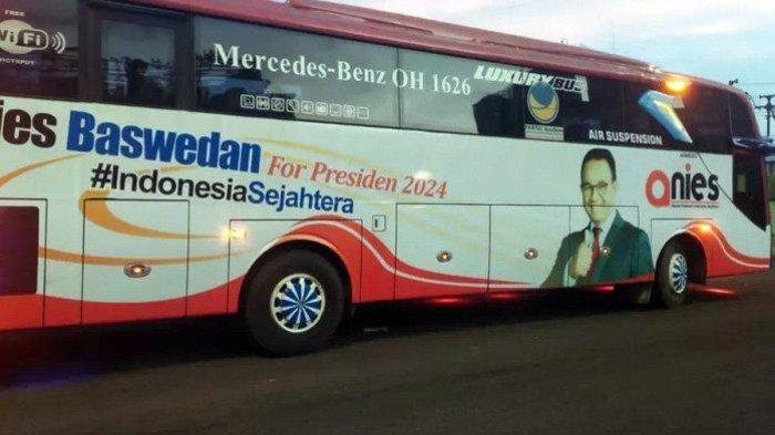 Pendukung Anies Baswedan dan Muhaimin Iskandar (AMIN) sumbangkan 100 mobil operasional untuk tim pemenangan pasangan capres nomor urut 01.