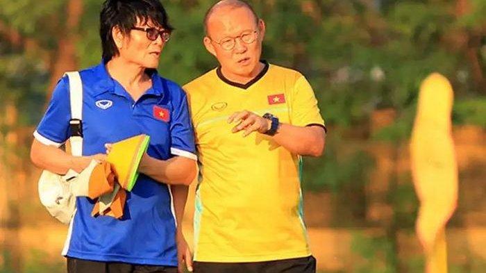Mantan pelatih Vietnam Park Hang-seo bersama Dokter Tim Vietnam Choi Ju-young