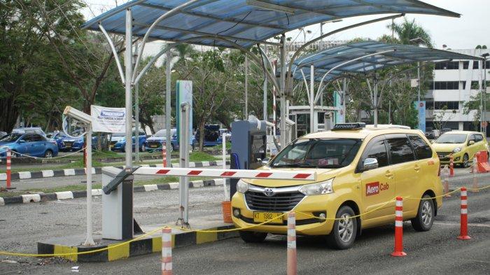 Bandara SAMS Balikpapan akan terapkan sistem cashless. Konsep itu merupakan pembayaran parkir non tunai pada setiap kendaraan yang keluar masuk area Bandara SAMS Sepinggan Balikpapan, Kamis (11/1/2024). Kebijakan ini akan mulai berlaku pada 14 Februari 2024.