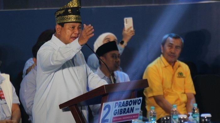 Pidato politik Prabowo Subianto di GOR Gelanggang Remaja Pekanbaru Riau, Selasa (9/1/2024).