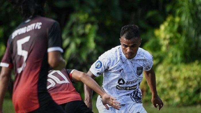 UJI COBA - Striker Anyar Borneo FC Habibi Jusuf saat mencetak 1 gol bagi Borneo FC di laga Friendly match Kontra Serpong City. TRIBUNKALTIM.CO/HO/BORNEO FC