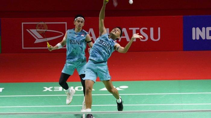 OLIMPIADE PARIS - Pasangan Fajar Alfian/Muhammad Rian Ardianto. Sejauh ini baru Fajar Alfian/Muhammad Rian Ardianto yang sudah hampir memastikan satu tempat untuk berlaga di Olimpiade Paris 2024. Tur Eropa menjadi target untuk mendulang poin demi lolos Olimpiade Paris 2024. Simak jadwal badminton Maret 2024 di mana tur Eropa bakal digelar. Tur Eropa menjadi turnamen terakhir untuk pengumpulan poin Olimpiade Paris 2024.