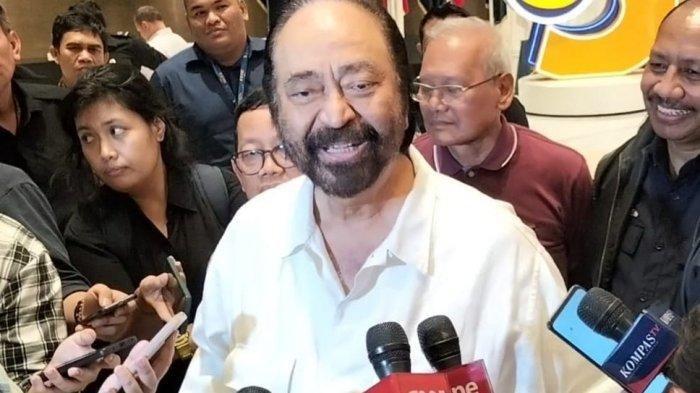 Ketua Umum Partai Nasdem Surya Paloh coba meyakinkan publik bahwa dia tetap di jalur perubahan atau oposisi.