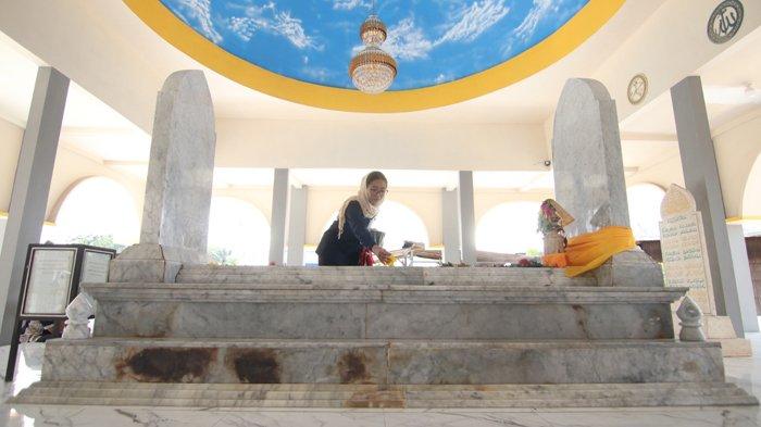 Makam Tunggang Parangan di Desa Kutai Lama, Kecamatan Anggana, Kabupaten Kutai Kartanegara, Kalimantan Timur saat dikunjungi tim TribunKaltim.co pada awal Maret 2024. Tunggang Parangan disebut sebagai sosok penyebar Islam pertama kali di Kutai Kartangera dan mendaptkan gelar dari kerajaan. TRIBUNKALTIM.CO/DWI ARDIANTO