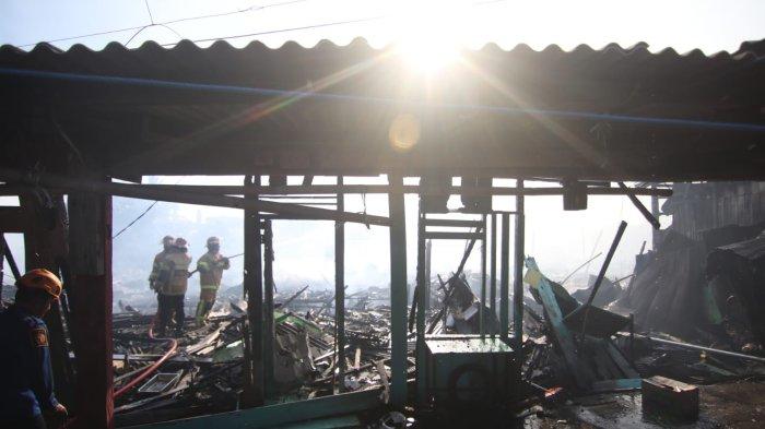 KEBAKARAN KLANDASAN BALIKPAPAN - Insiden kebakaran yang melanda kawasan pemukiman di RT 9, Klandasan, Balikpapan Kota, Balikpapan, Kalimantan Timur, Senin (18/3/2024). Setidaknya, 49 kepala keluarga dan 257 jiwa turut terdampak dalam musibah kebakaran yang terjadi sekira pukul 05.50 Wita tersebut.