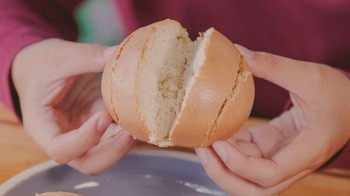 MANTAU - Inilah informasi terkait oleh-oleh khas Kalimantan Timur berupa makanan dan kerajinan yang bisa dijadikan buah tangan saat mudik lebaran 2024.