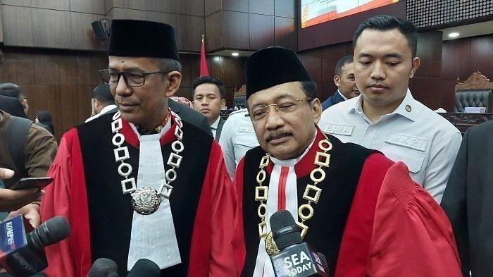 Ketua Mahkamah Konstitusi (MK) Suhartoyo di Gedung MK, Jakarta Pusat, Senin (13/11/2023). Hakim MK siap tidur di kantor ladeni gugatan kubu Anies dan Ganjar dalam masalah sengketa hasil pemilu.
