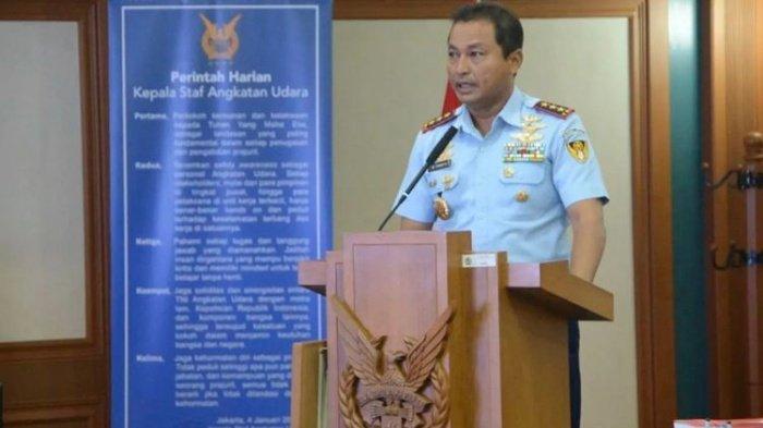 MANTAN AJUDAN JOKOWI - Pangkogabwilhan II Marsdya M Tonny Harjono berpeluang menggantikan KSAU Marsekal Fadjar Prasetyo yang akan purna tugas pada 9 April 2024 nanti. Diketahui Tonny Harjono adalah mantan ajudan Jokowi.