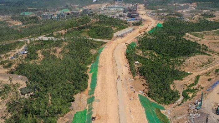 INVESTASI ASING - Pembangunan Jalan Sumbu Kebangsaan Sisi Timur Ibu Kota Nusantara (IKN) di Kecamatan Sepaku, Kabupaten Penajam Paser Utara (PPU), Kalimantan Timur, berlanjut ke Tahap II. Investasi asing di IKN Nusantara bakal kembali didorong setelah ada putusan MK. Menteri Investasi/Kepala BKPM, Bahlil menyebut komitmen sudah banyak.