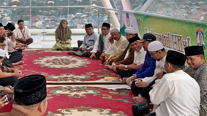 IDUL FITRI 2024 - Pantauan Rukyatul hilal untuk penetapan 1 Syawal 1445 Hijriah di Menara Balikpapan Islamic Center pada Selasa (9/4/2024). Kepala Stasiun Geofisika BMKG Balikpapan, Rasmid mengatakan untuk pantauan hilal di Kalimantan ini terpusat di Balikpapan.