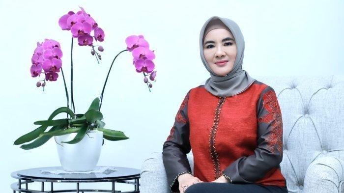 Nicke Widyawati, dicopot dari Dirut Pertamina dan digantikan oleh Simon Aloysius