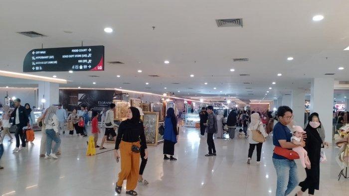 PENGUNJUNG BIGMALL SAMARINDA - Suasana Bigmall Samarinda pada Jumat 12 April 2024 dalam momen libur Lebaran Idul Fitri 1445 Hijriah.