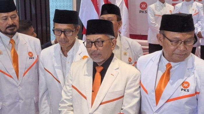 PKS TEMUI NASDEM - Presiden Partai Keadilan Sejahtera (PKS) Ahmad Syaikhu saat ditemui di kantor DPP PKS, Jakarta Selatan, Selasa (17/10/2023).
