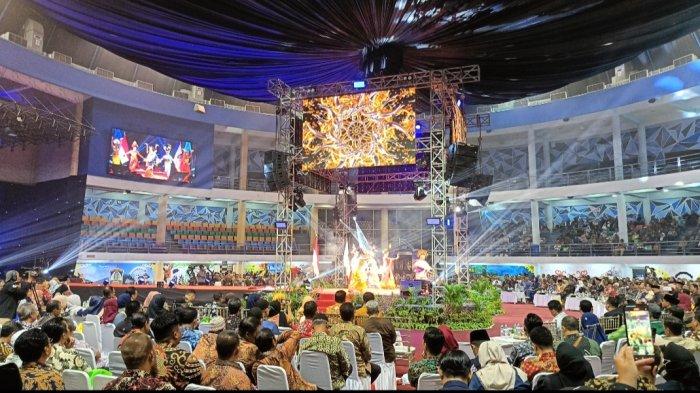 PILKADA BALIKPAPAN 2024 - Opening seremonial peluncuran pemilihan walikota dan wakil walikota Balikpapan tahun 2024 di gedung BSCC Dome Balikpapan, Kalimantan Timur pada Sabtu (4/5/2024) malam.